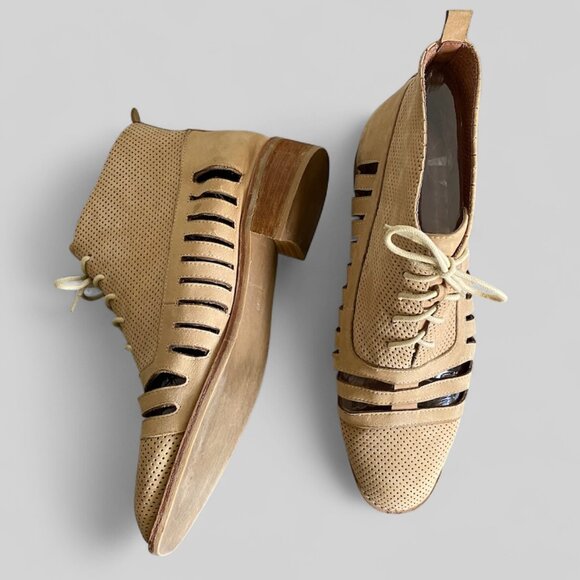 Jeffrey Campbell Leather Tan Cut Out Booties Sz 10 - Picture 1 of 10